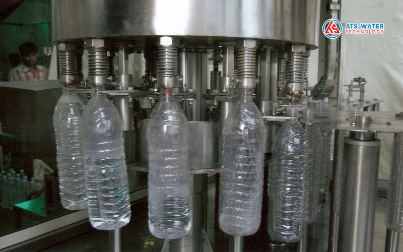 Chiết rót và đóng nắp